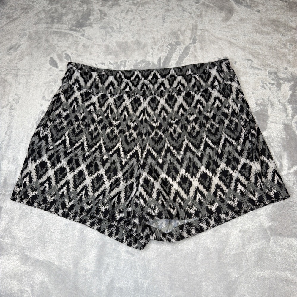 Spanx Women's Pull-On Shorts Gray Black Abstract Print Size M Shaping Stretch